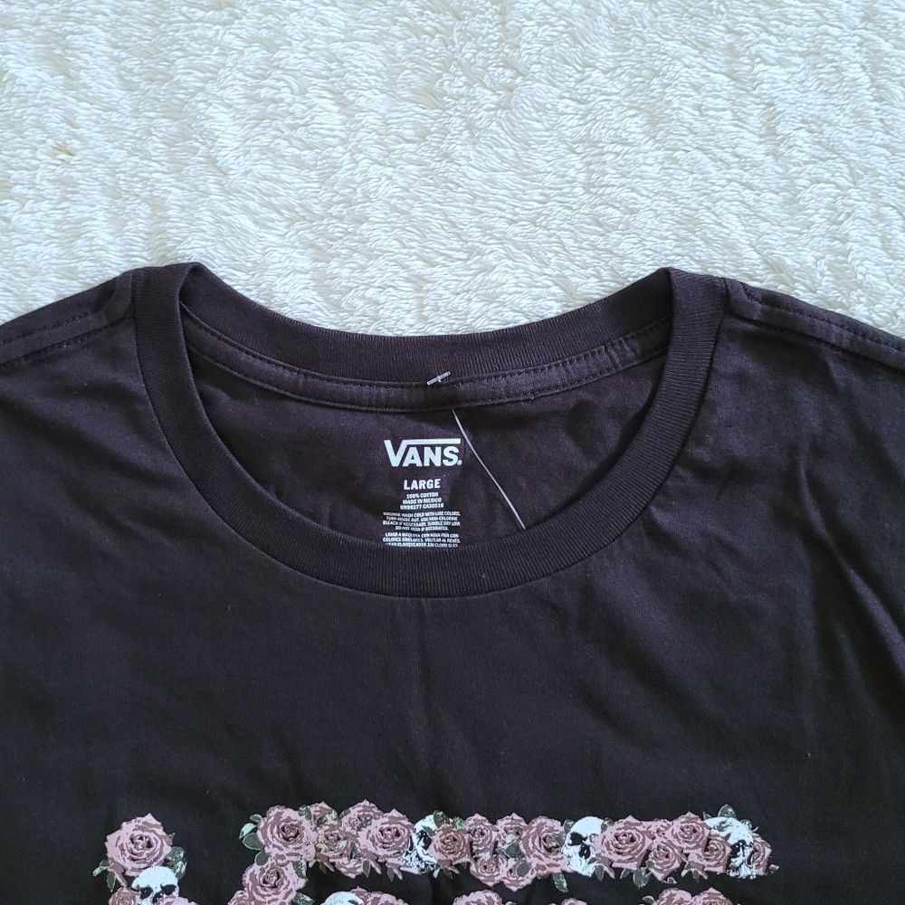VANS🛹 Skulls💀 and Roses🌹 Graphic Tee👕 - NWT - Picture 5 of 11